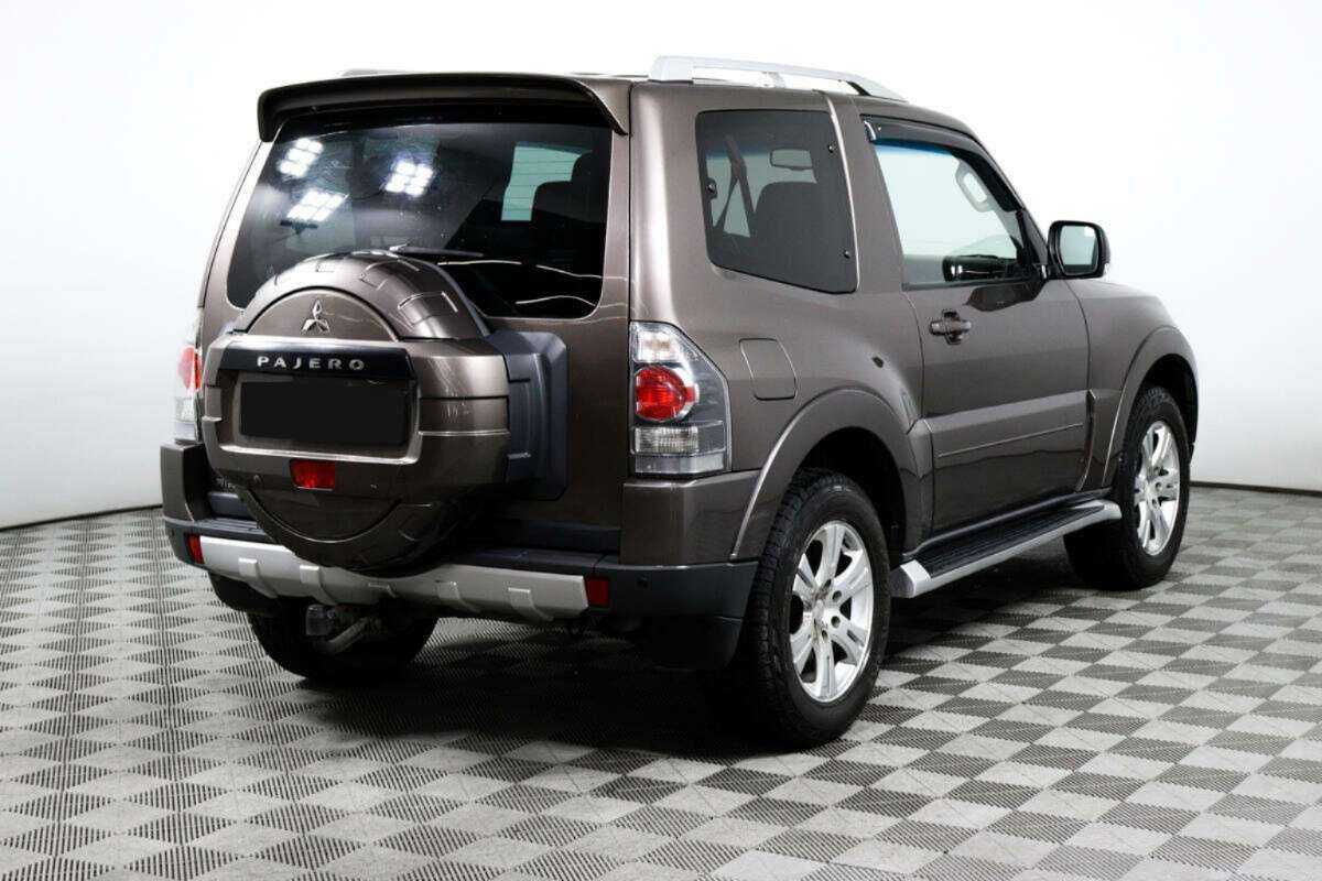 Купить Mitsubishi Pajero с пробегом. Фото: #4