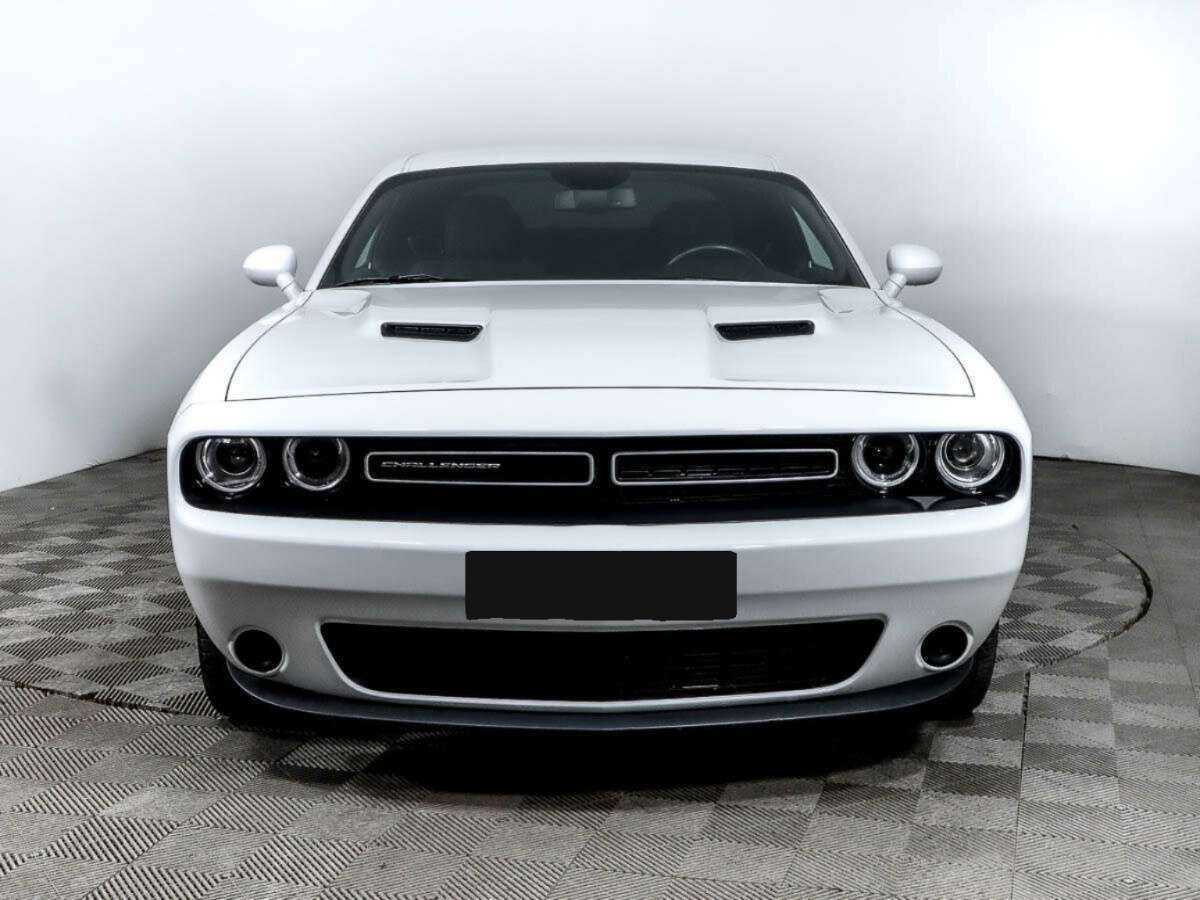 Купить Dodge Challenger с пробегом. Фото: #1
