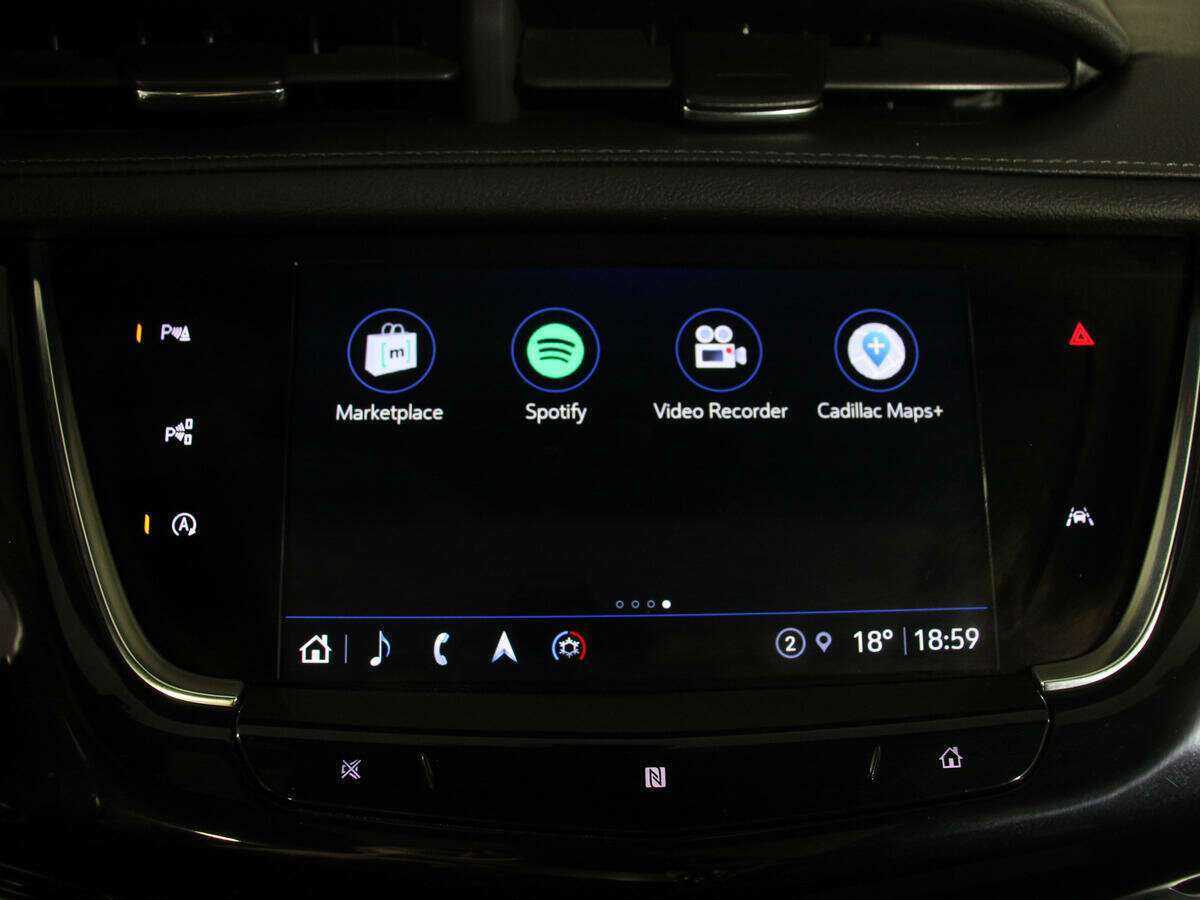 Купить Cadillac XT6 с пробегом. Фото: #30