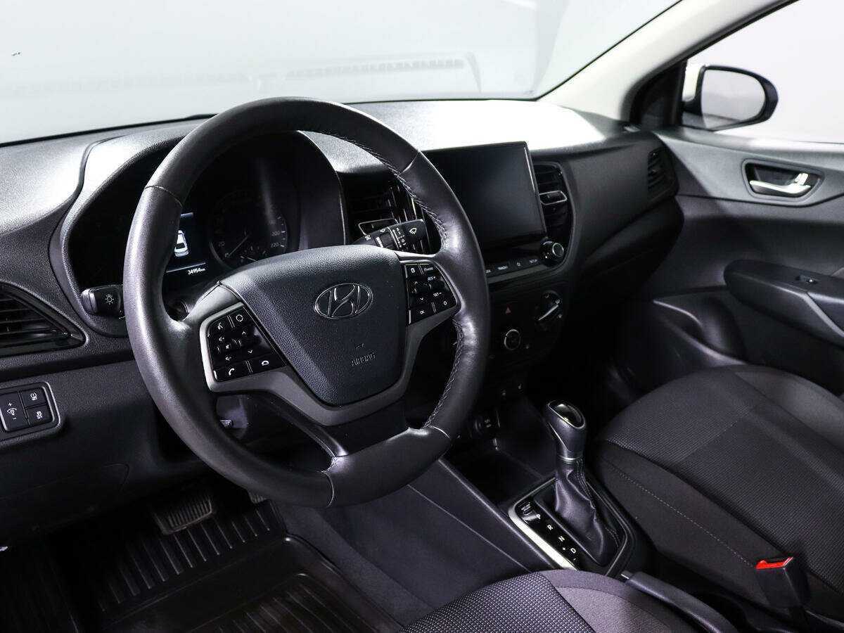 Купить Hyundai Solaris с пробегом. Фото: #11
