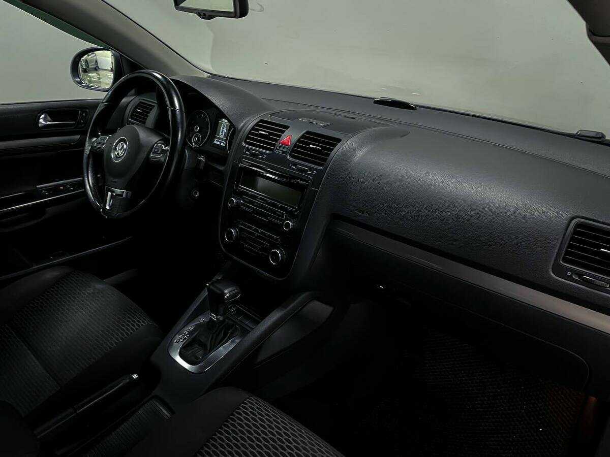 Купить Volkswagen Jetta с пробегом. Фото: #10