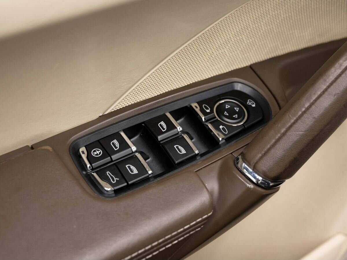 Купить Porsche Cayenne с пробегом. Фото: #24