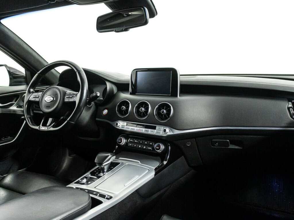 Купить Kia Stinger с пробегом. Фото: #8