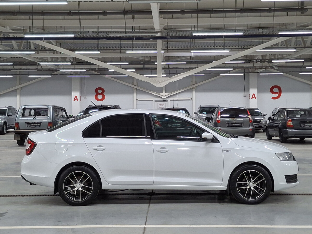 Купить Skoda Rapid с пробегом. Фото: #3