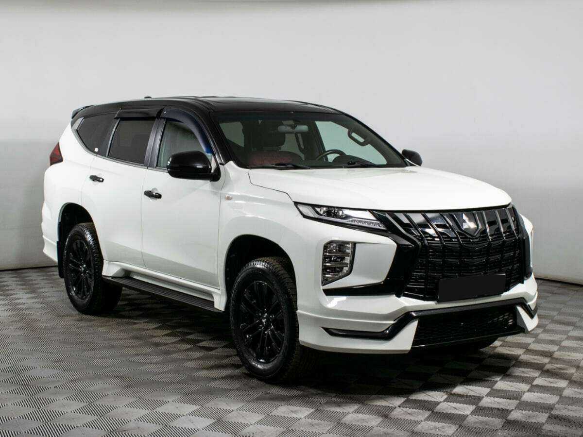 Купить Mitsubishi Montero Sport с пробегом. Фото: #2