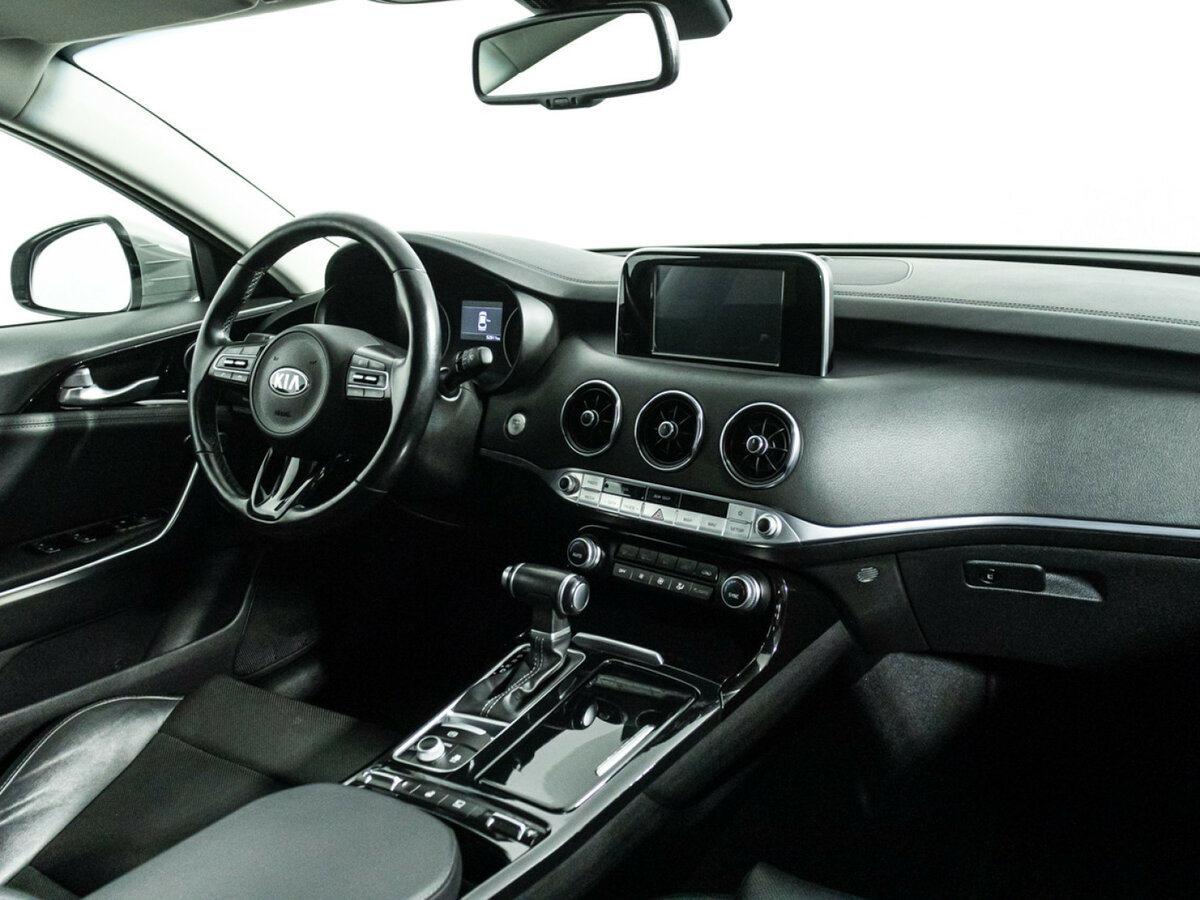Купить Kia Stinger с пробегом. Фото: #8