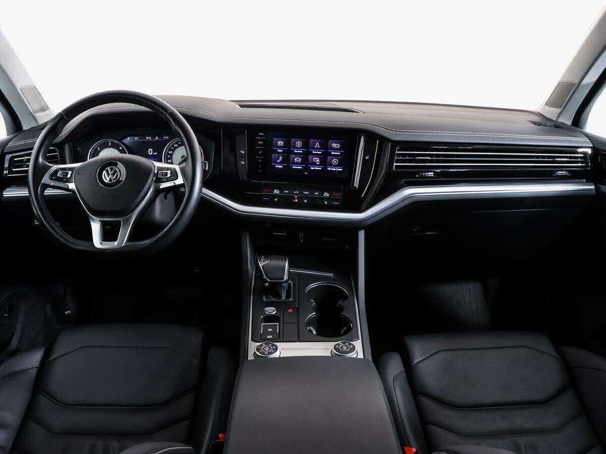 Купить Volkswagen Touareg с пробегом. Фото: #9