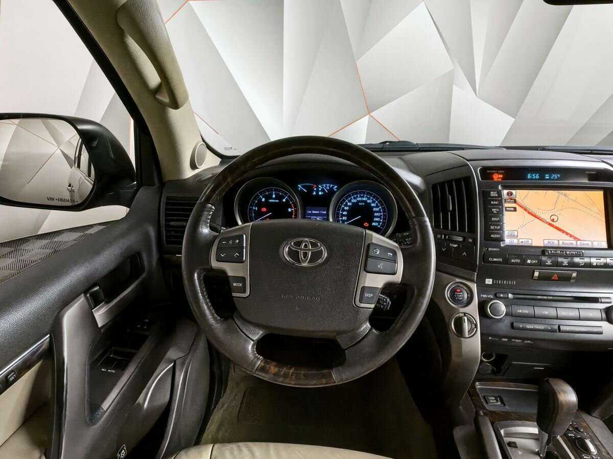 Купить Toyota Land Cruiser с пробегом. Фото: #11