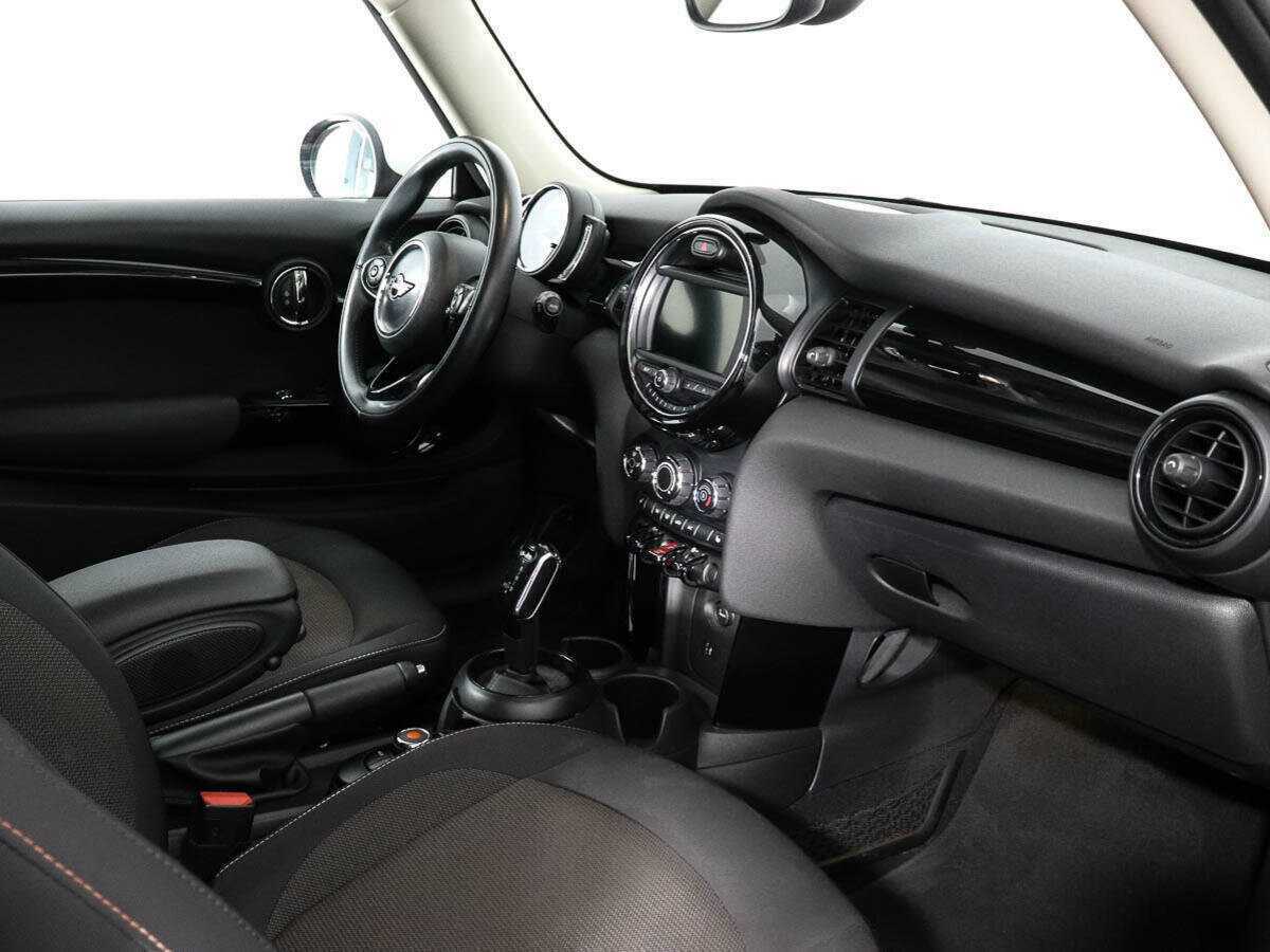 Купить Mini Hatch с пробегом. Фото: #8