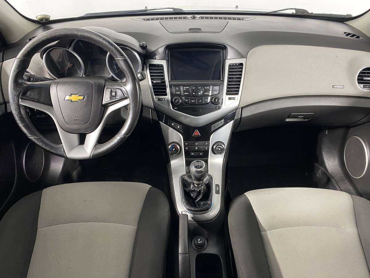 Купить Chevrolet Cruze с пробегом. Фото: #7