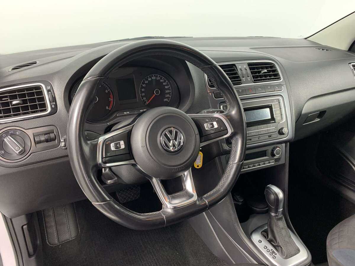 Купить Volkswagen Polo с пробегом. Фото: #12