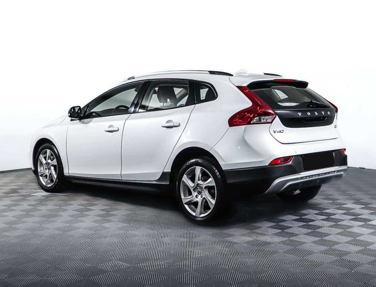 Купить Volvo V40 Cross Country с пробегом. Фото: #6