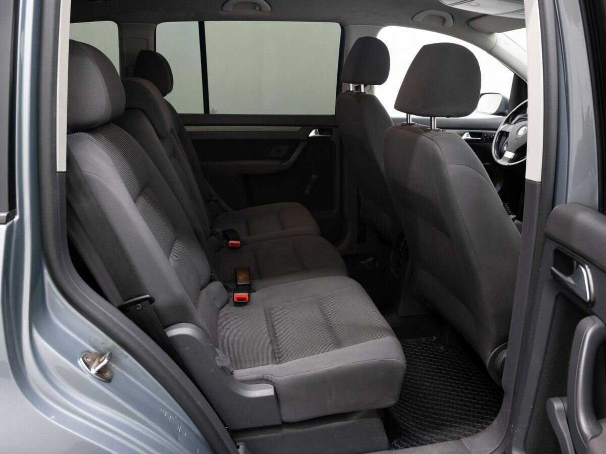 Купить Volkswagen Touran с пробегом. Фото: #9