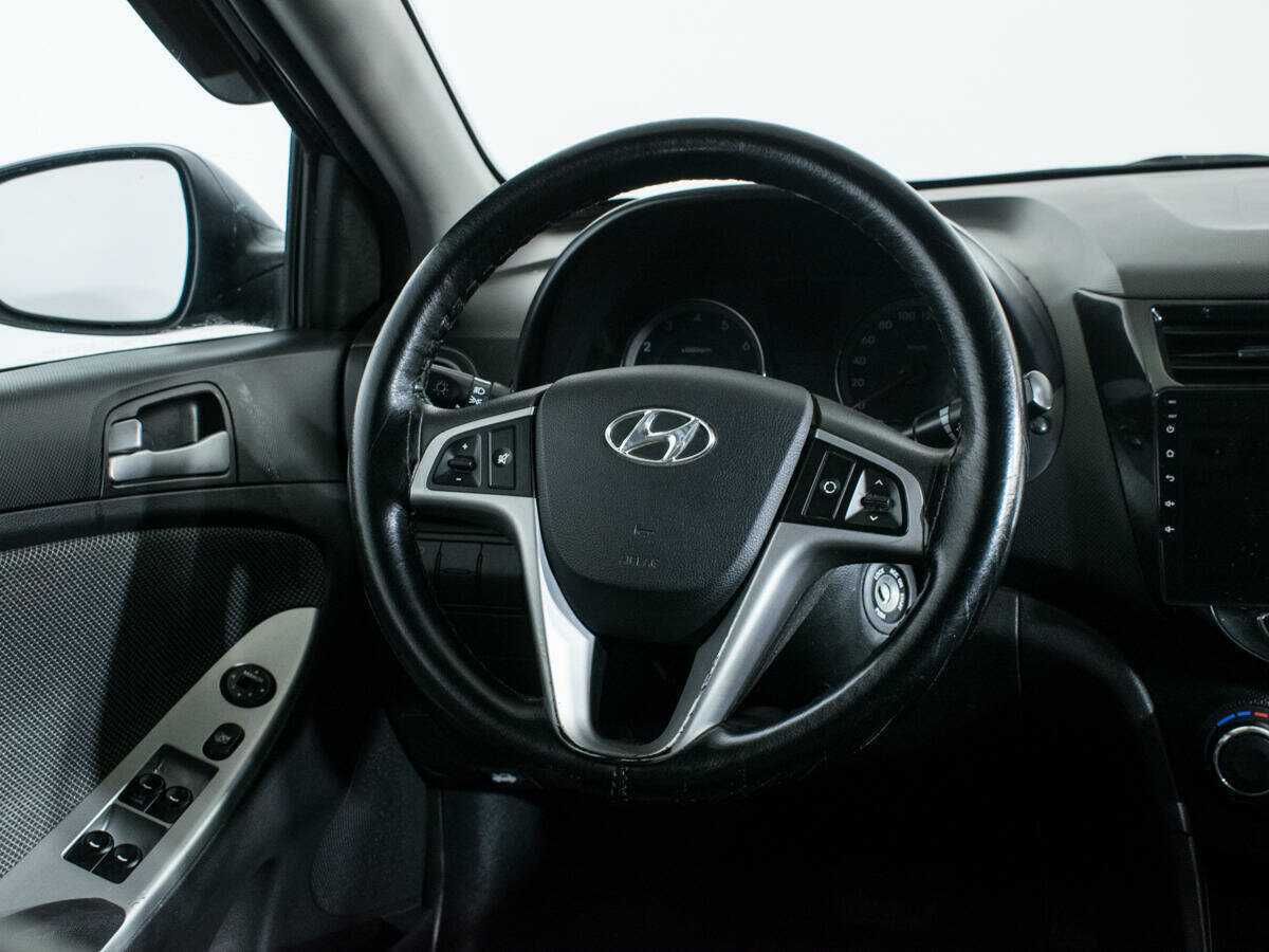 Купить Hyundai Solaris с пробегом. Фото: #13