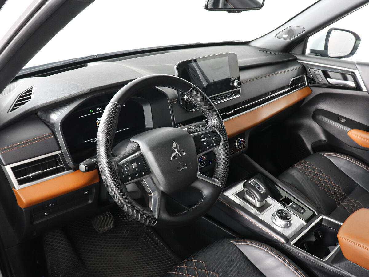 Купить Mitsubishi Outlander с пробегом. Фото: #8