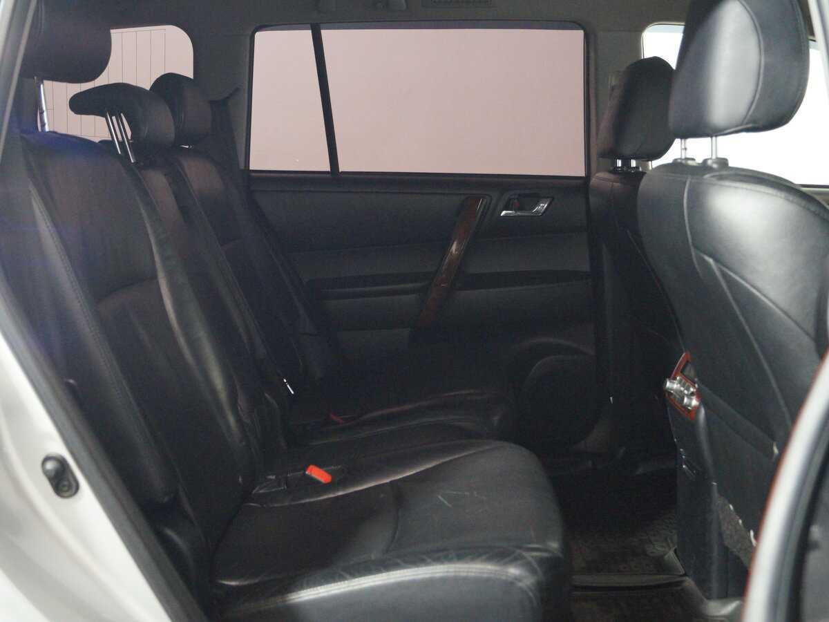 Купить Toyota Highlander с пробегом. Фото: #18