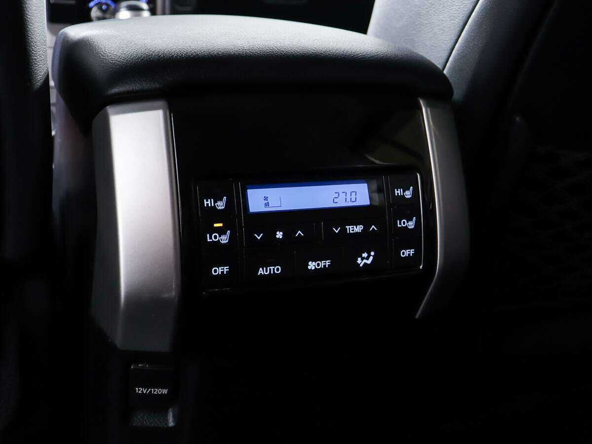 Купить Toyota Land Cruiser Prado с пробегом. Фото: #17