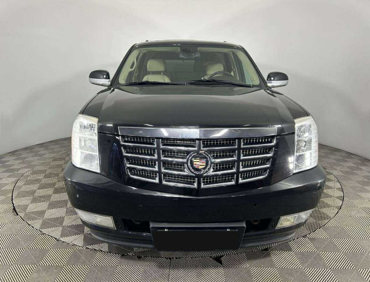 Купить Cadillac Escalade с пробегом. Фото: #1