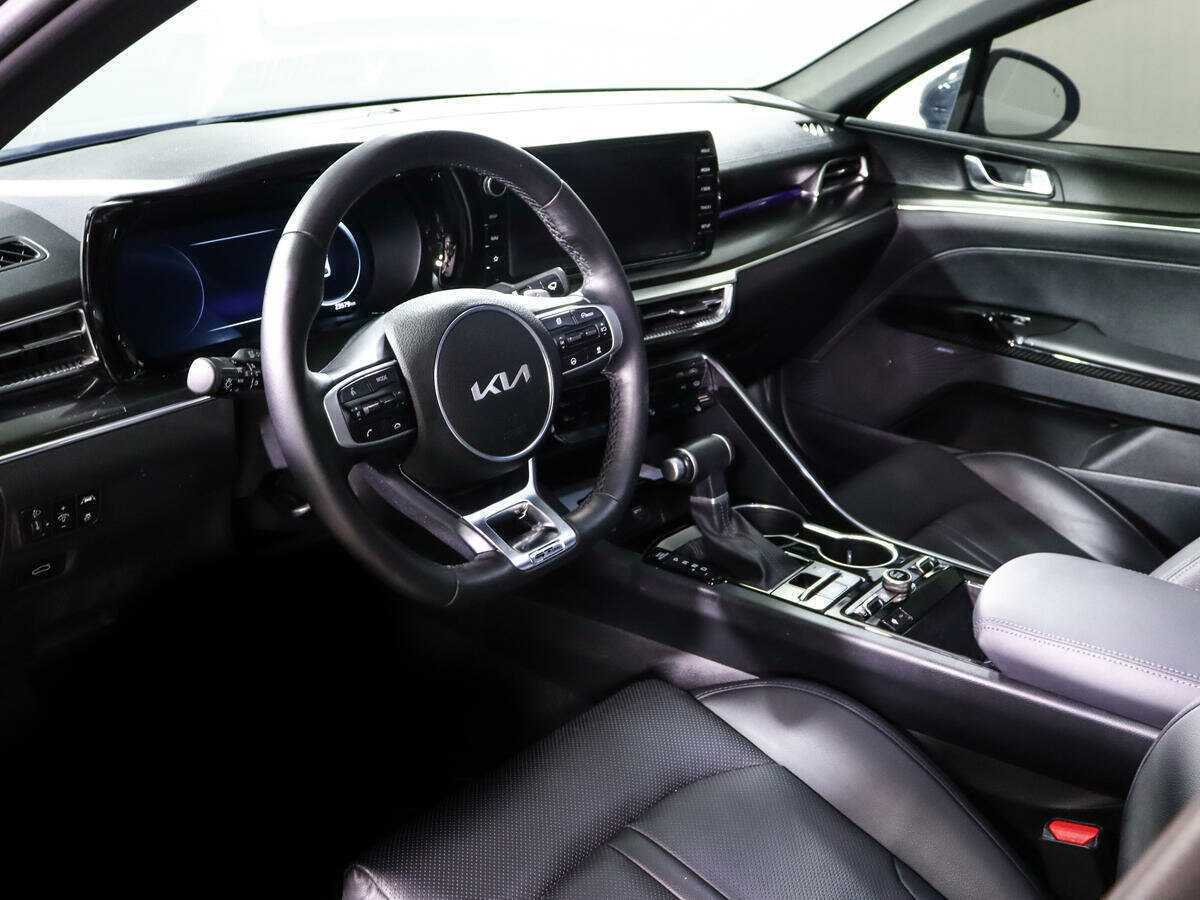 Купить Kia K5 с пробегом. Фото: #11