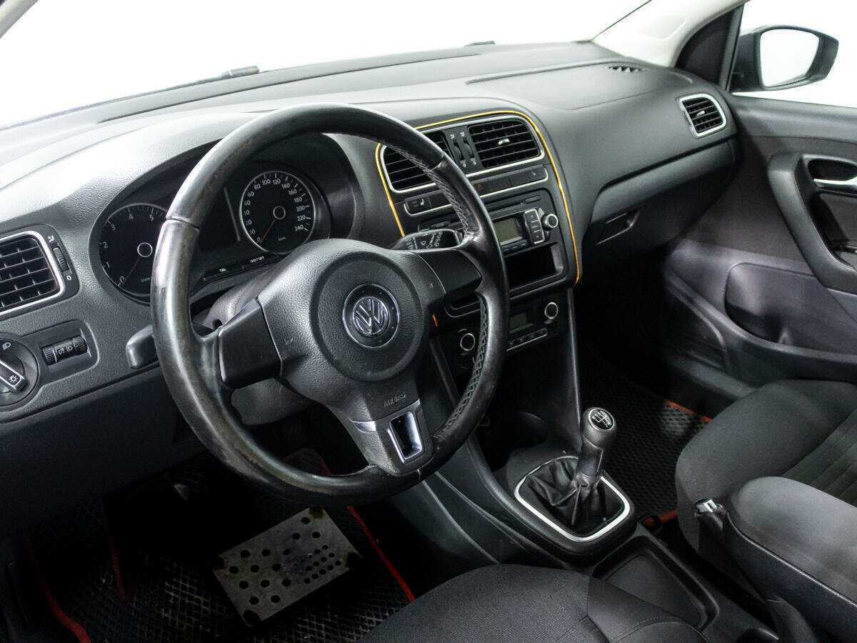 Купить Volkswagen Polo с пробегом. Фото: #10