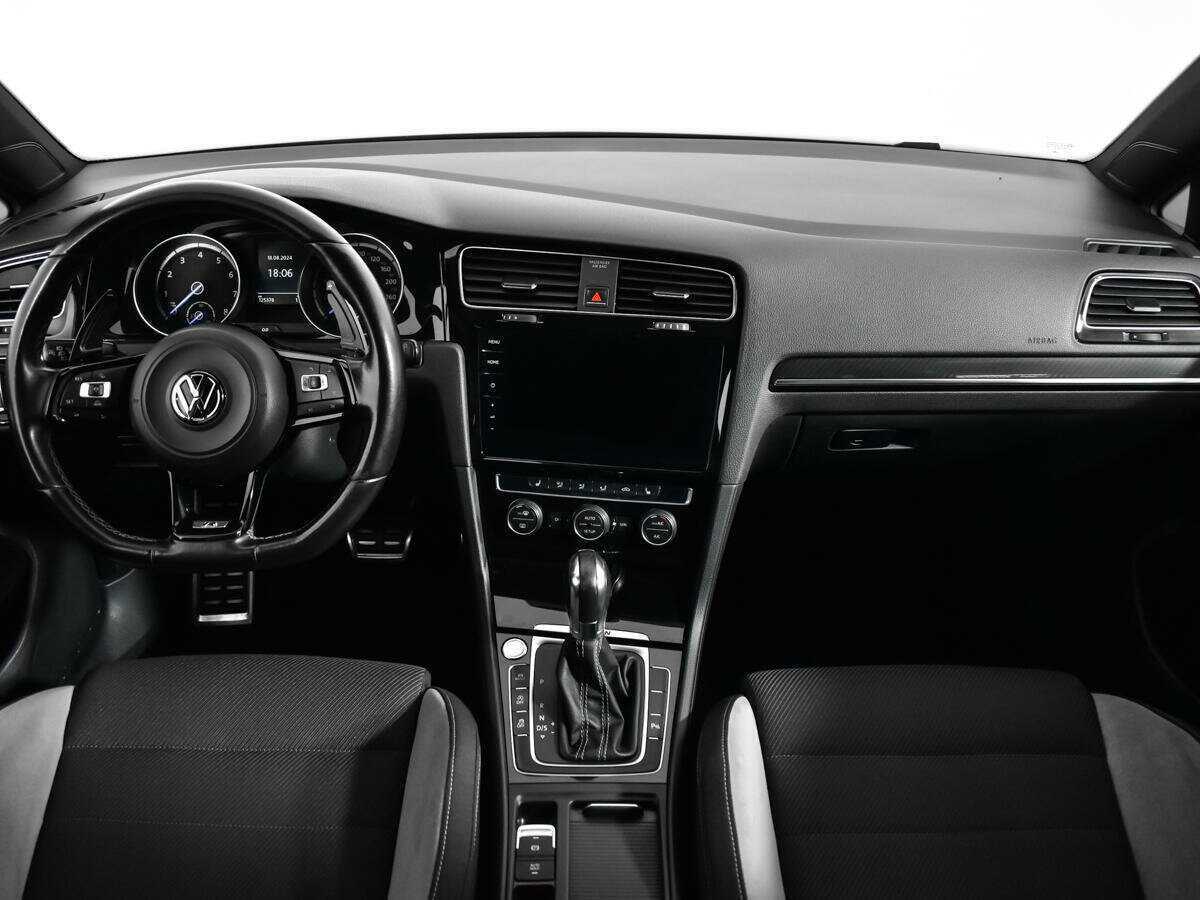 Купить Volkswagen Golf R с пробегом. Фото: #11