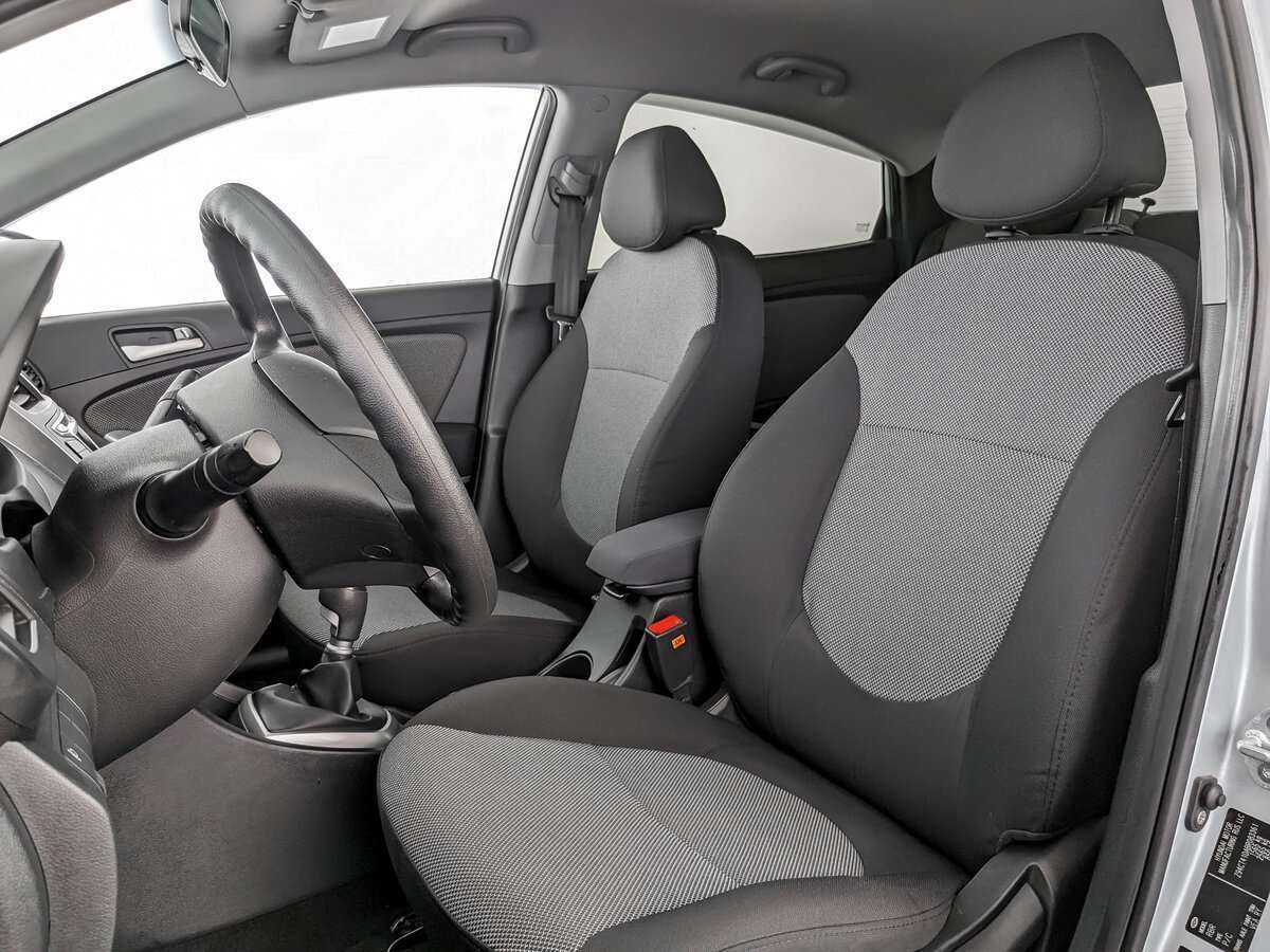 Купить Hyundai Solaris с пробегом. Фото: #12
