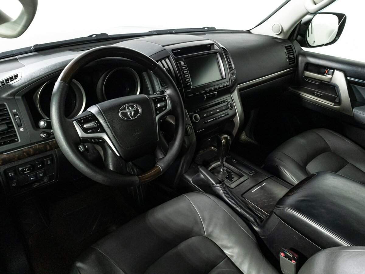 Купить Toyota Land Cruiser с пробегом. Фото: #10