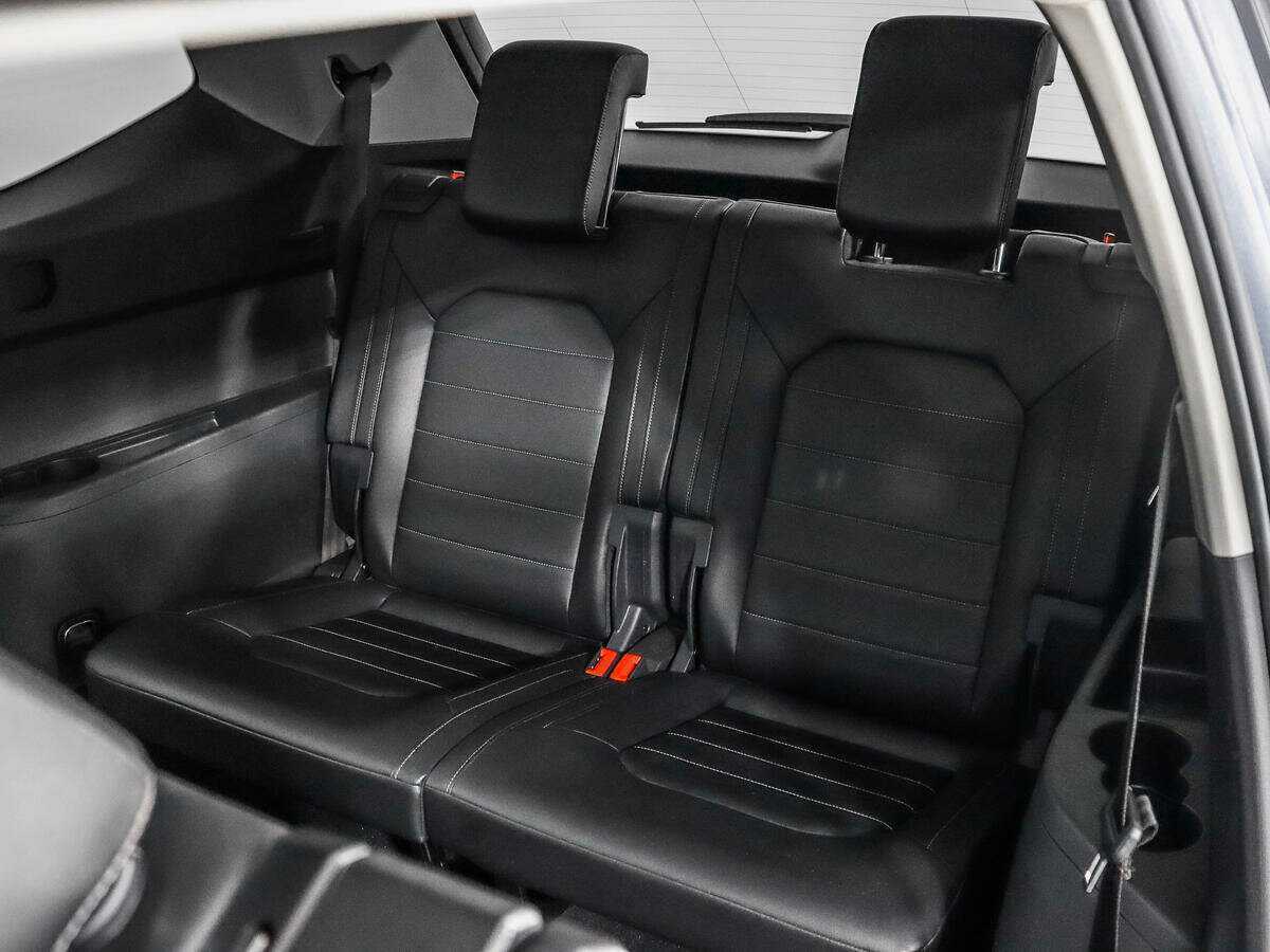 Купить Volkswagen Teramont с пробегом. Фото: #11
