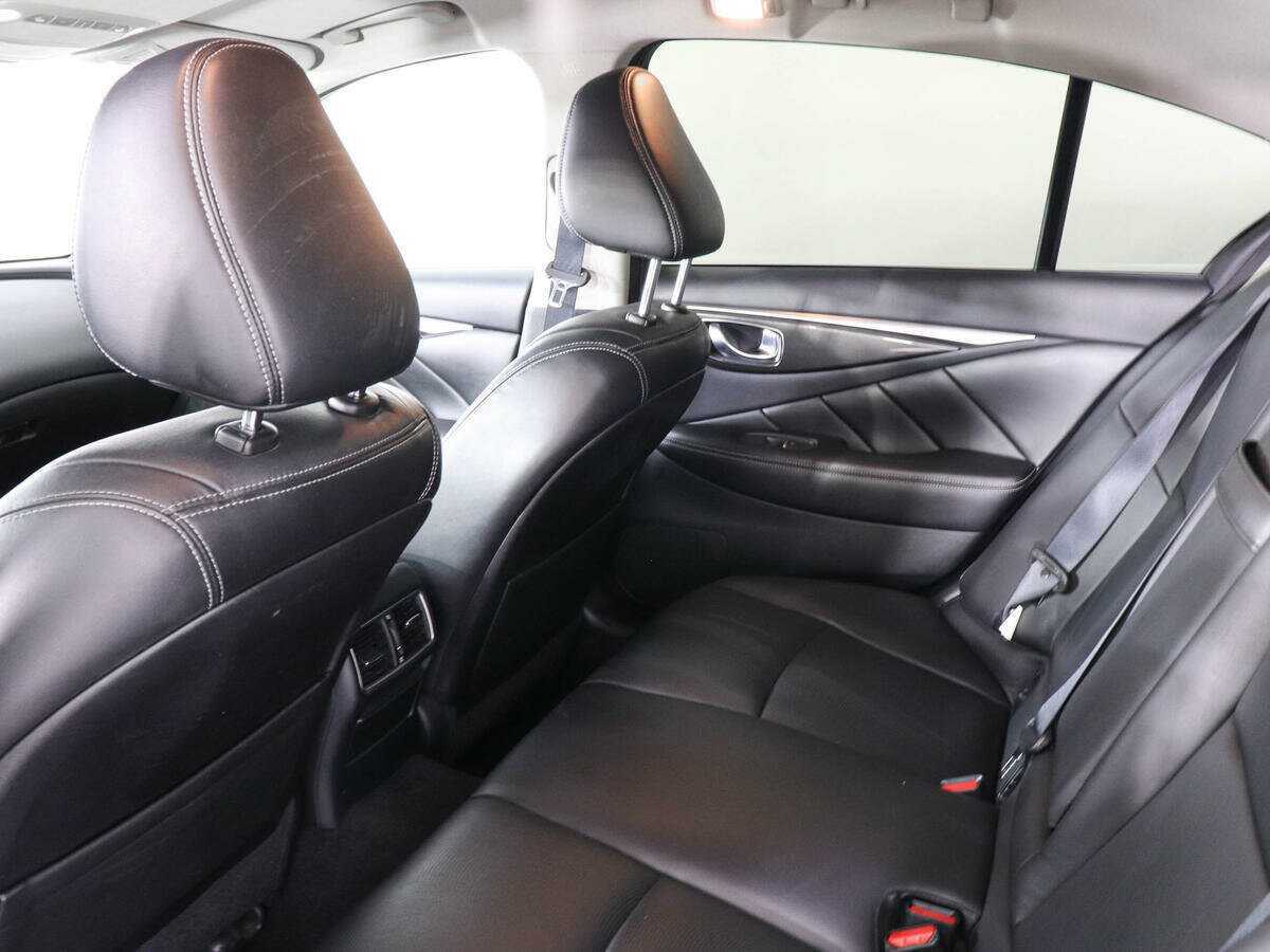 Купить Infiniti Q50 с пробегом. Фото: #11