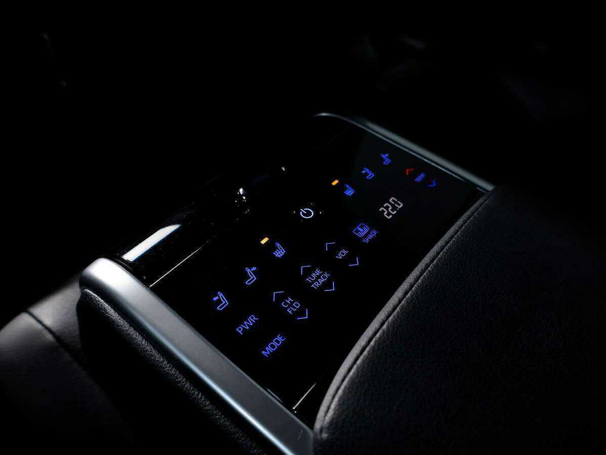 Купить Toyota Camry с пробегом. Фото: #14