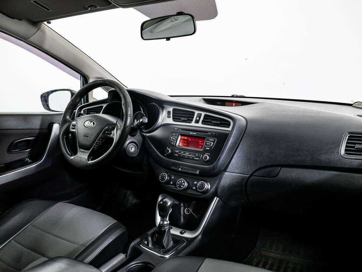 Купить Kia Ceed с пробегом. Фото: #6