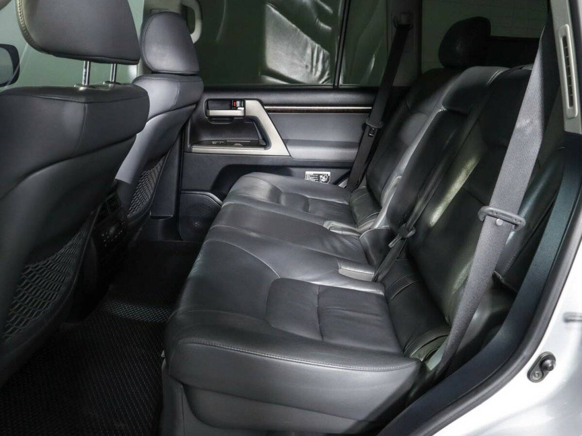 Купить Toyota Land Cruiser с пробегом. Фото: #9