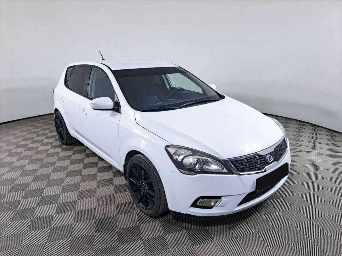 Купить Kia Ceed с пробегом. Фото: #2