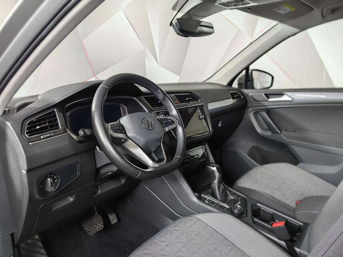Купить Volkswagen Tiguan с пробегом. Фото: #13