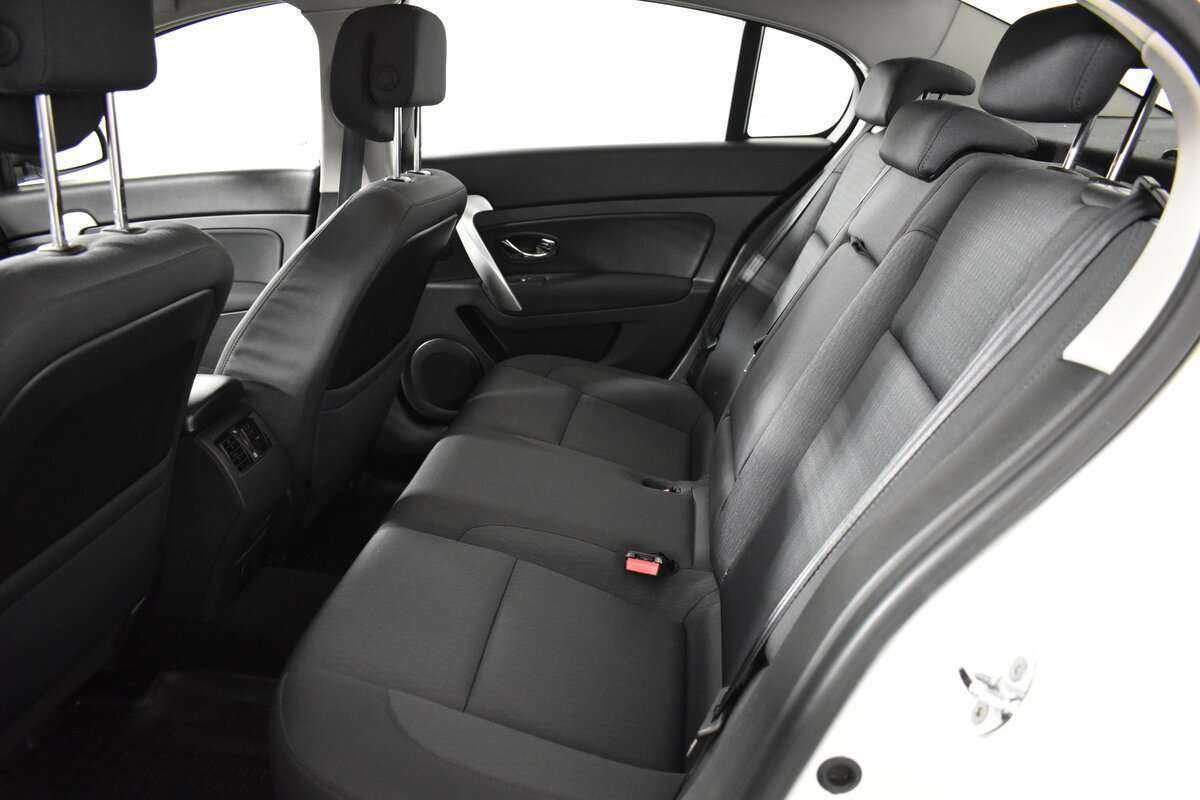 Купить Renault Latitude с пробегом. Фото: #6