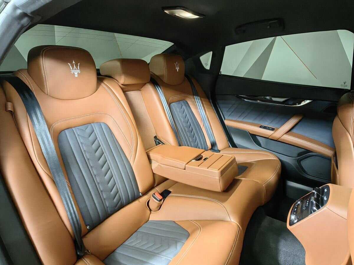 Купить Maserati Quattroporte с пробегом. Фото: #12