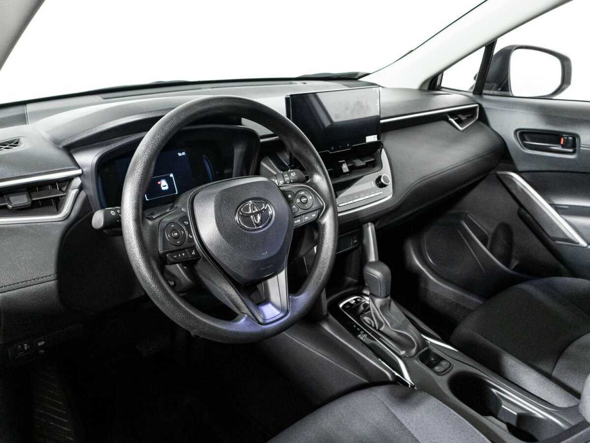 Купить Toyota Corolla Cross с пробегом. Фото: #10
