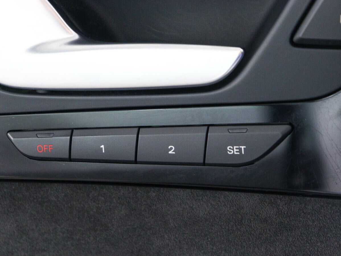 Купить Audi A8 с пробегом. Фото: #14