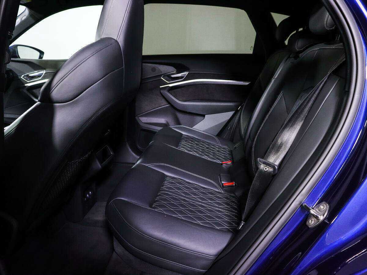 Купить Audi e-tron с пробегом. Фото: #7