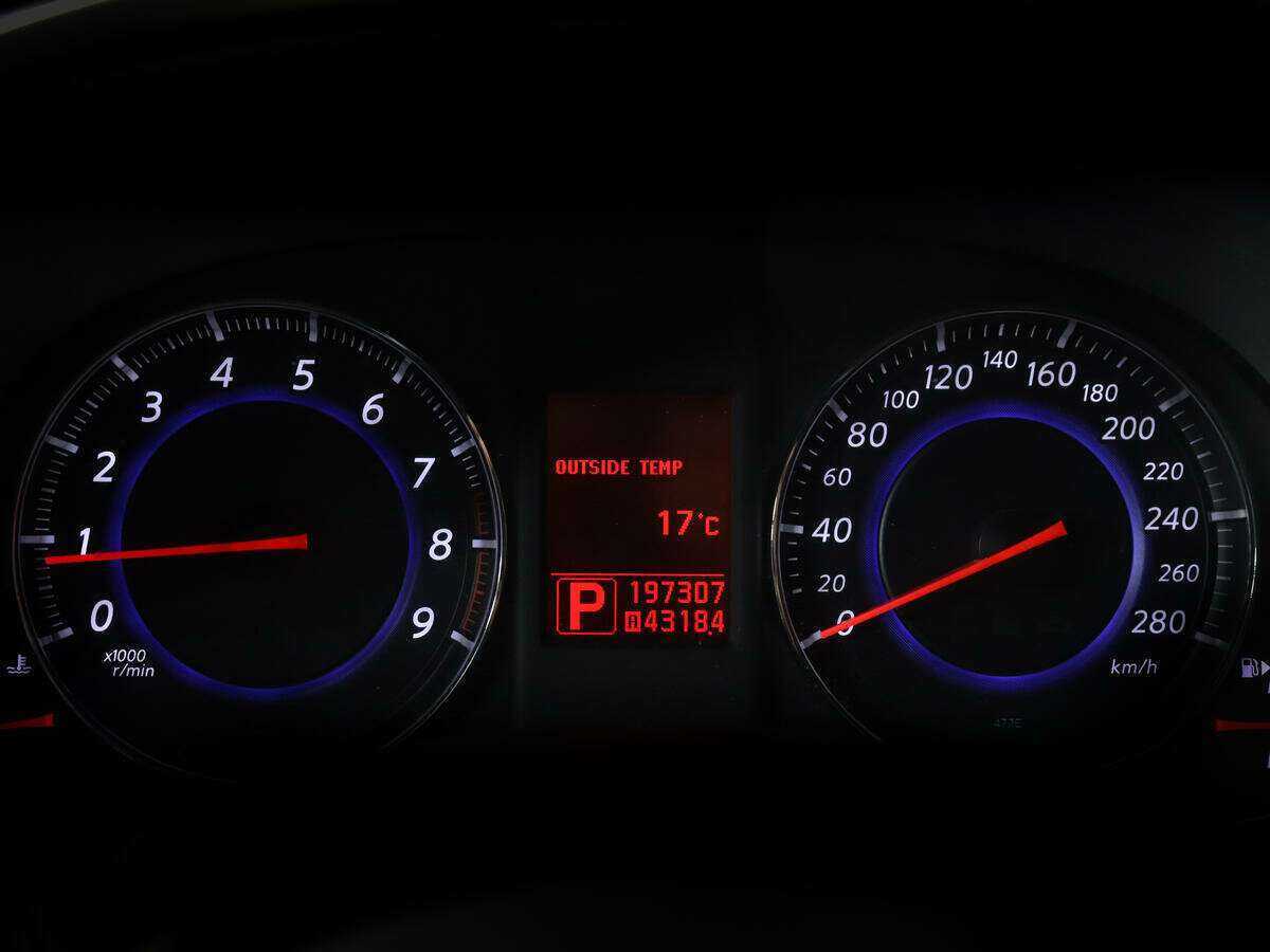 Купить Infiniti FX с пробегом. Фото: #10