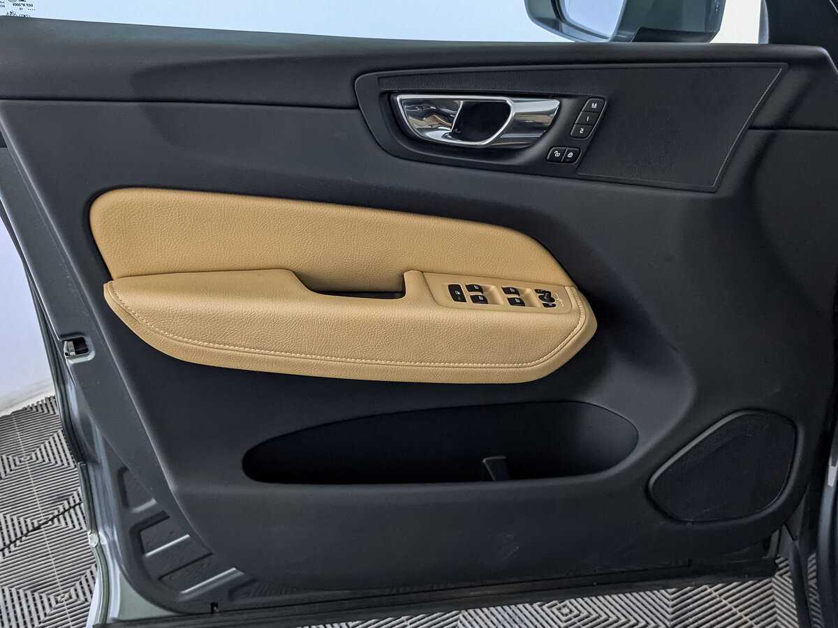 Купить Volvo XC60 с пробегом. Фото: #15