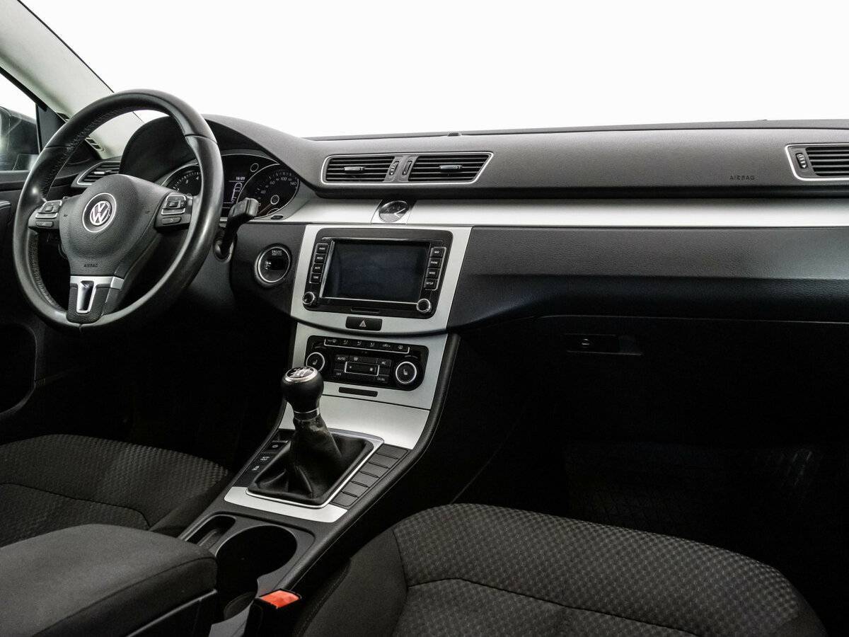 Купить Volkswagen Passat с пробегом. Фото: #6