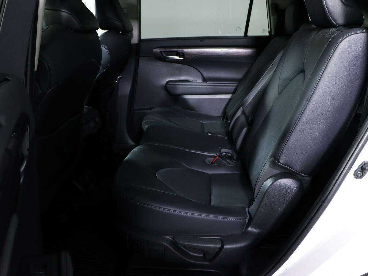 Купить Toyota Highlander с пробегом. Фото: #6