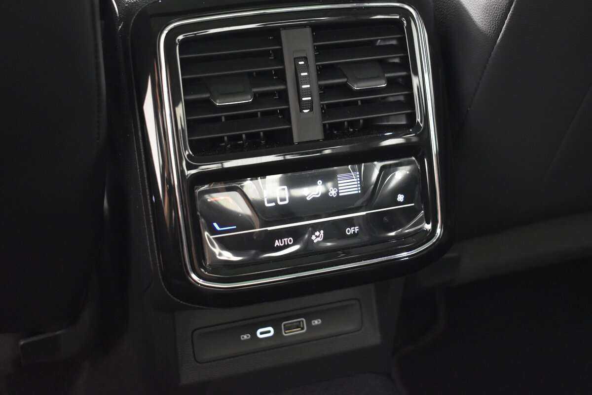 Купить Volkswagen Passat с пробегом. Фото: #9