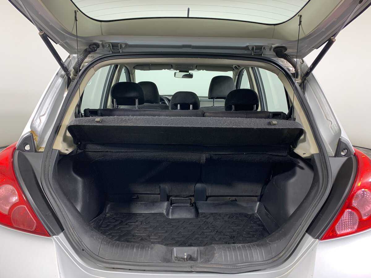 Купить Nissan Tiida с пробегом. Фото: #19