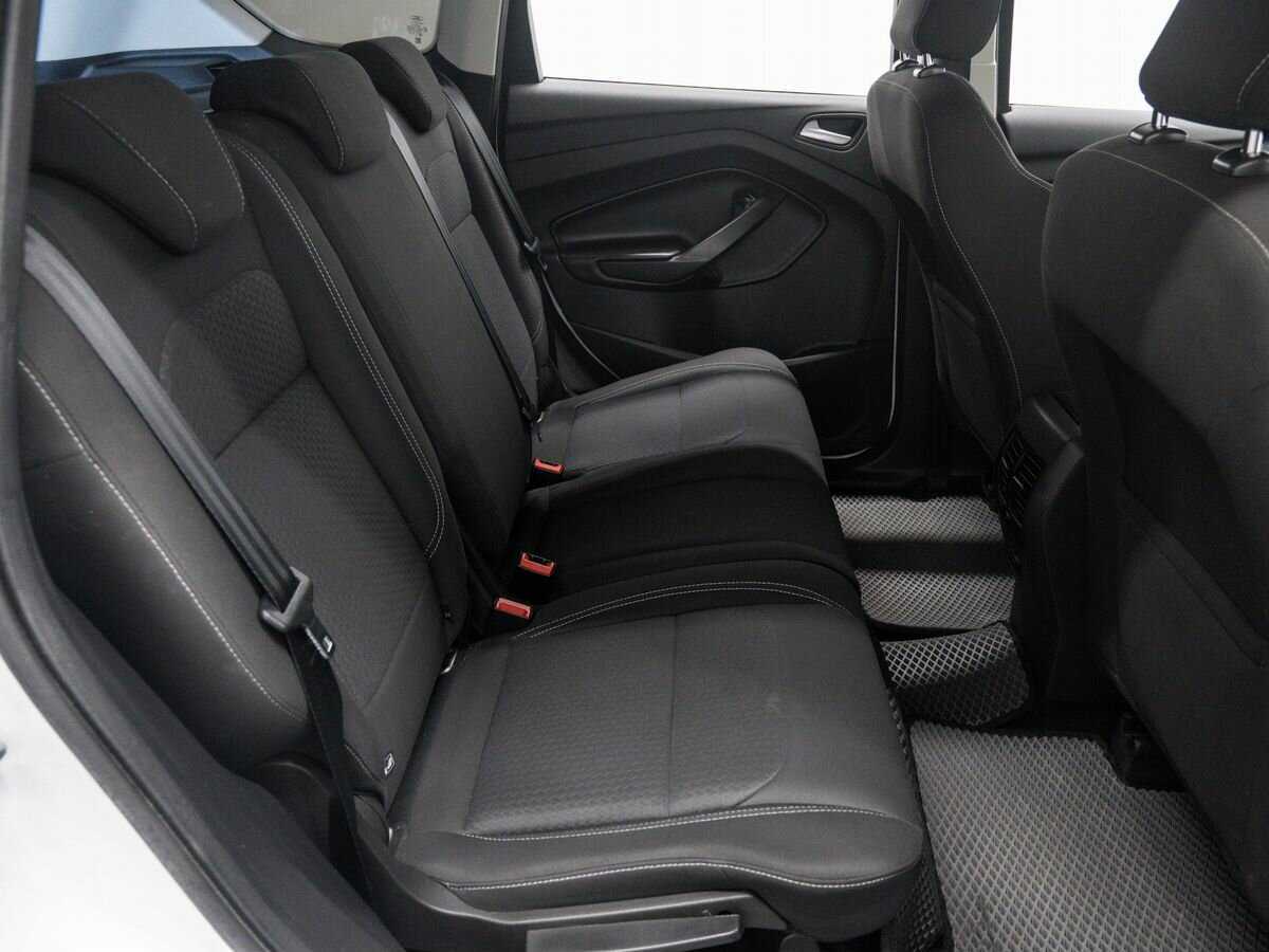 Купить Ford Kuga с пробегом. Фото: #9