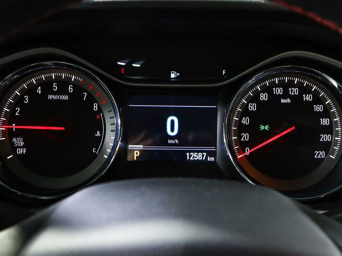 Купить Chevrolet Orlando с пробегом. Фото: #8