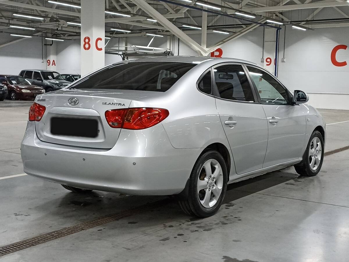Купить Hyundai Elantra с пробегом. Фото: #4