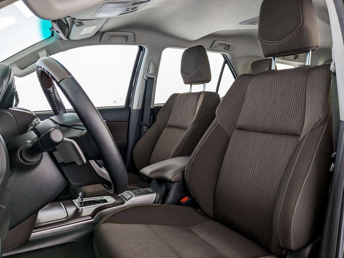 Купить Toyota Fortuner с пробегом. Фото: #15