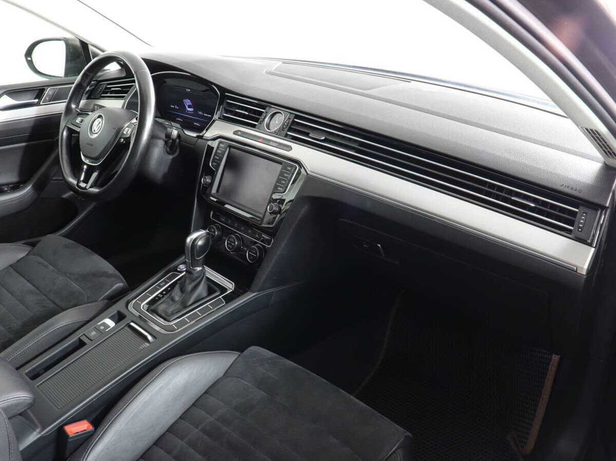 Купить Volkswagen Passat с пробегом. Фото: #8